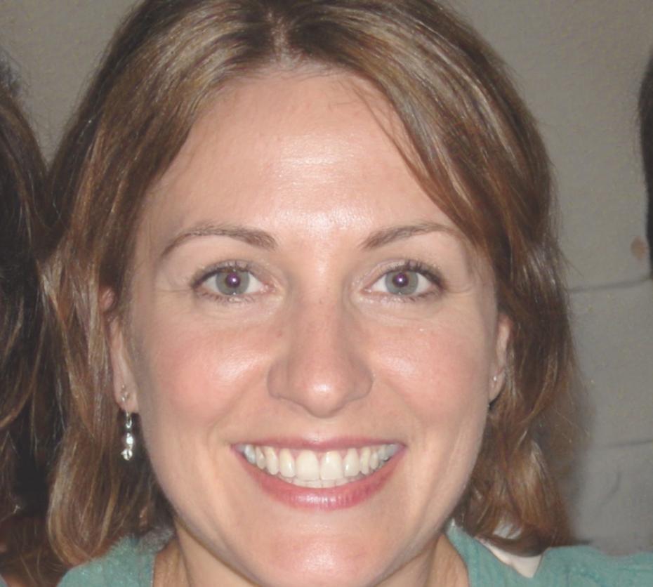 Portrait de Céleste Beaumont, consultante en optimisation financière